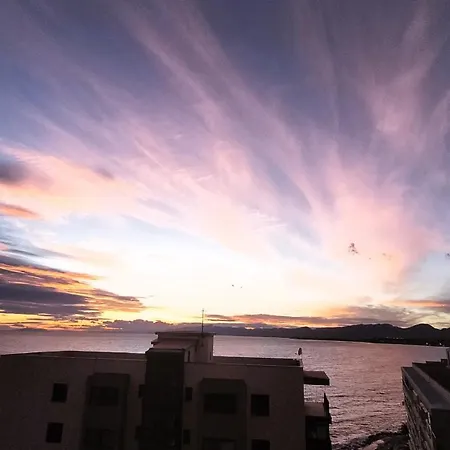 Paradis, Stunning Sea View & Close Center Apartment Salou